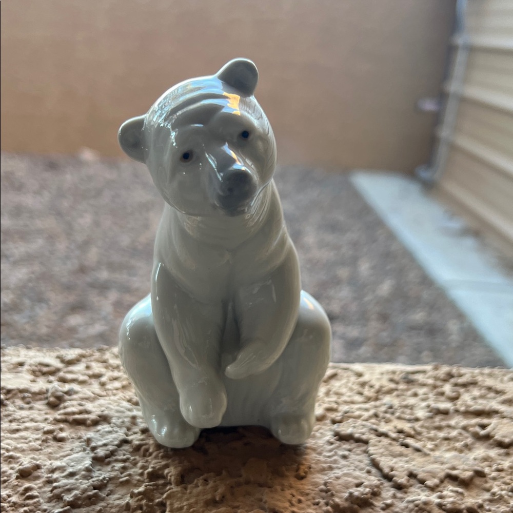 Lladro 431E polar bear